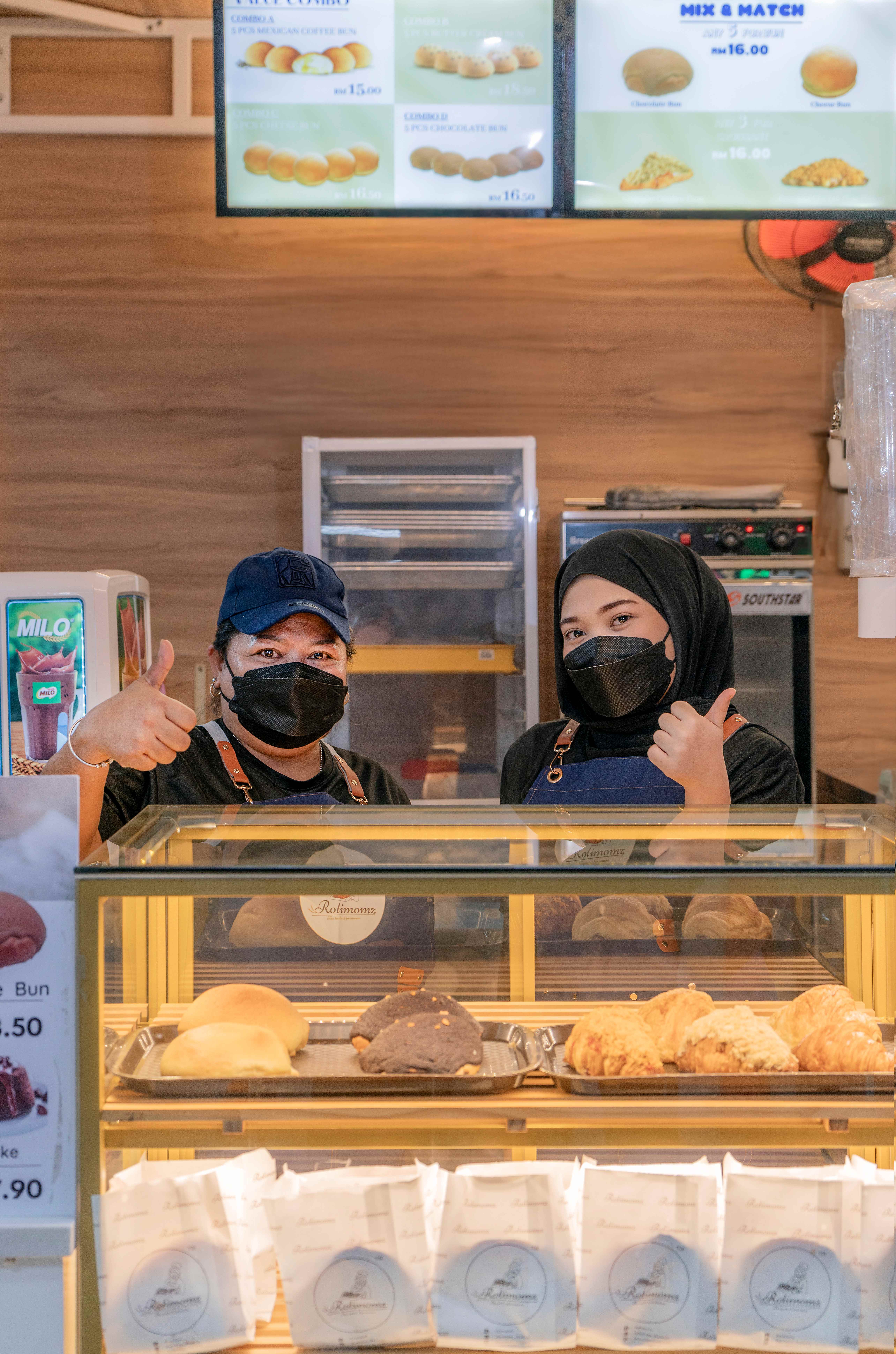 Rotimomz staff members
